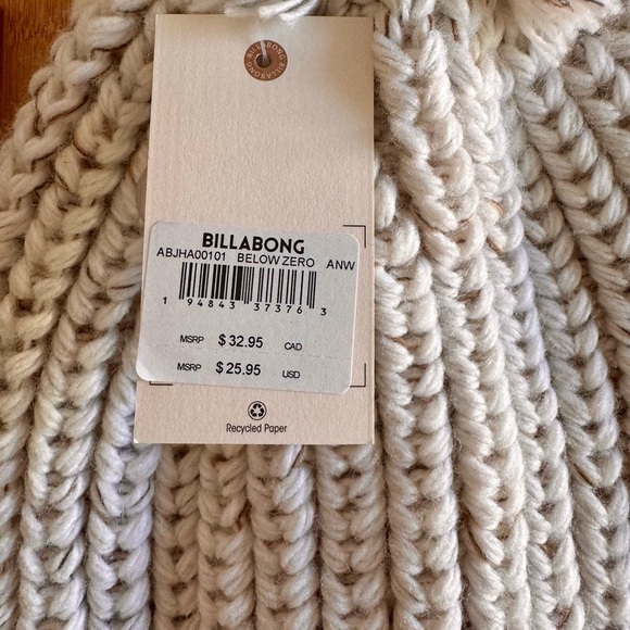 NWT Billabong Knit Beanie with Pom - Picture 4 of 6